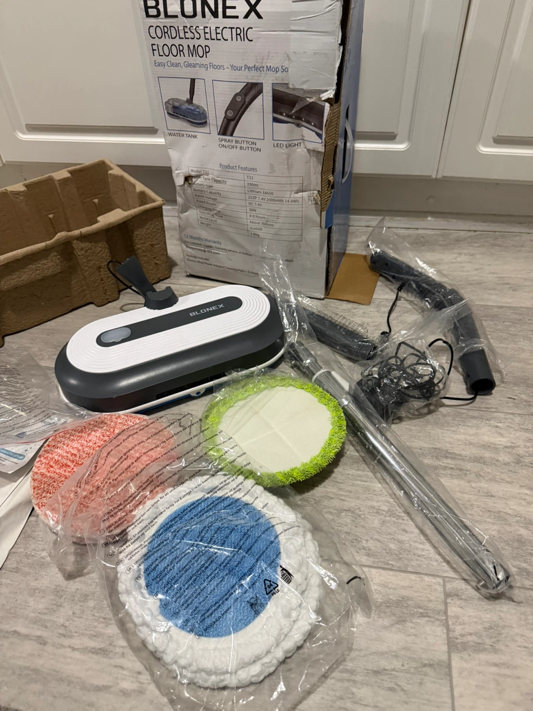 LIKE NEW Spin Floor Mop with LED + Sprayer - photo 2