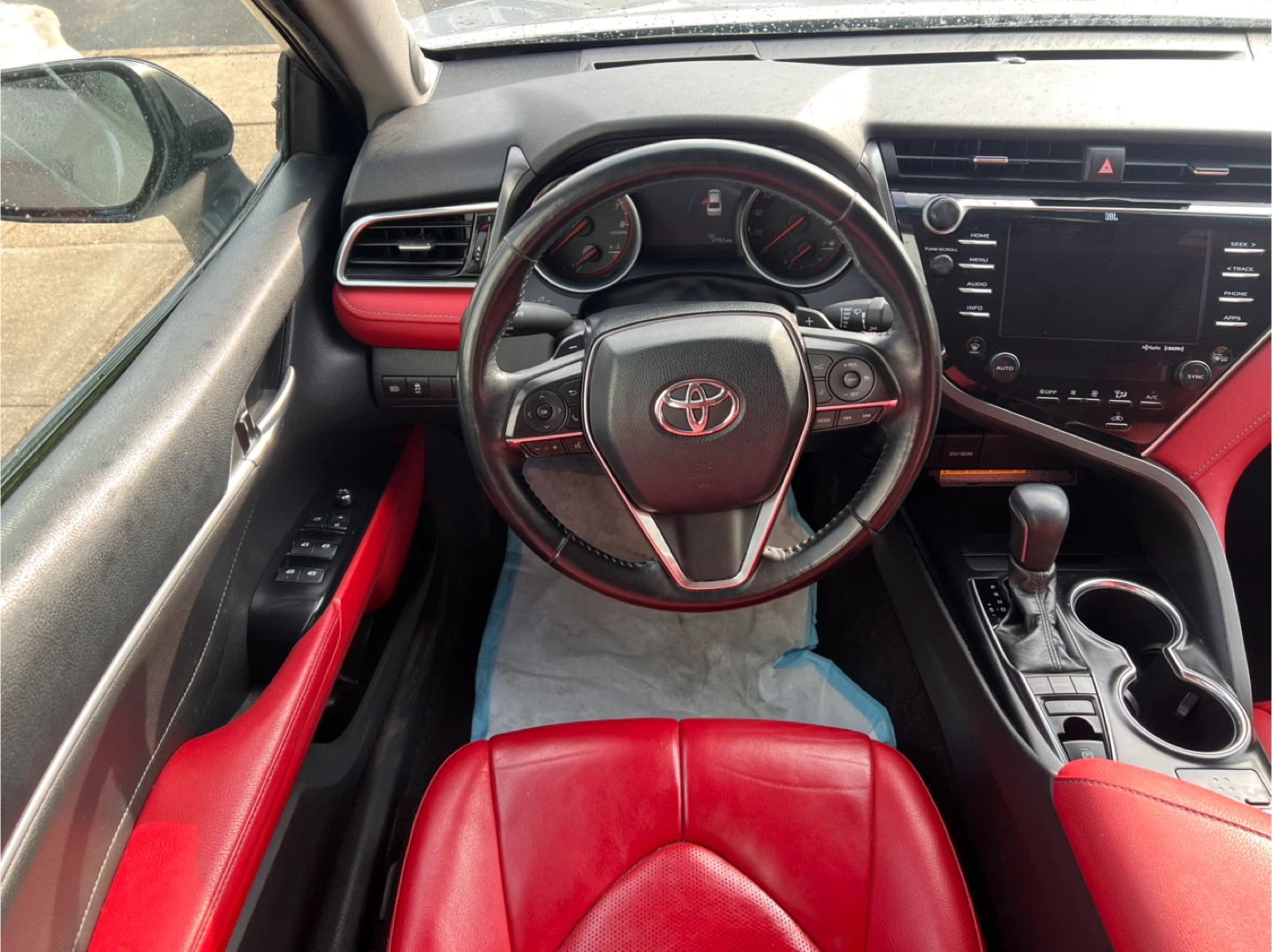 2018 Toyota Camry XSE - photo 3