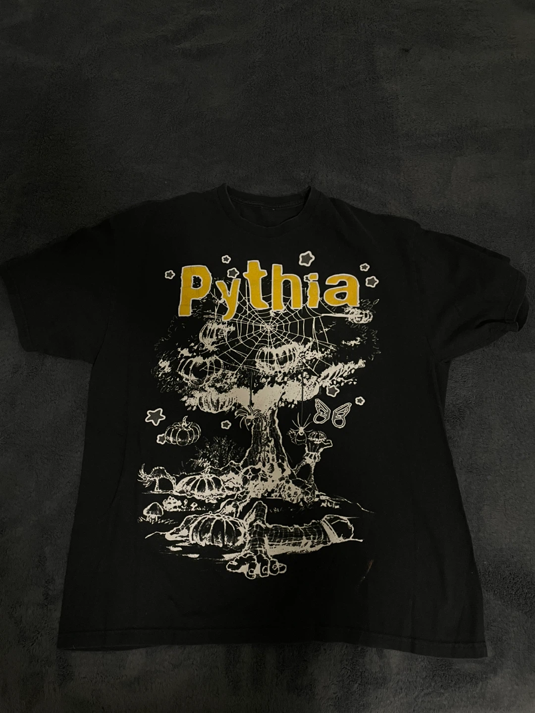 Pythia Glow Garden Tee (glow in the dark)
