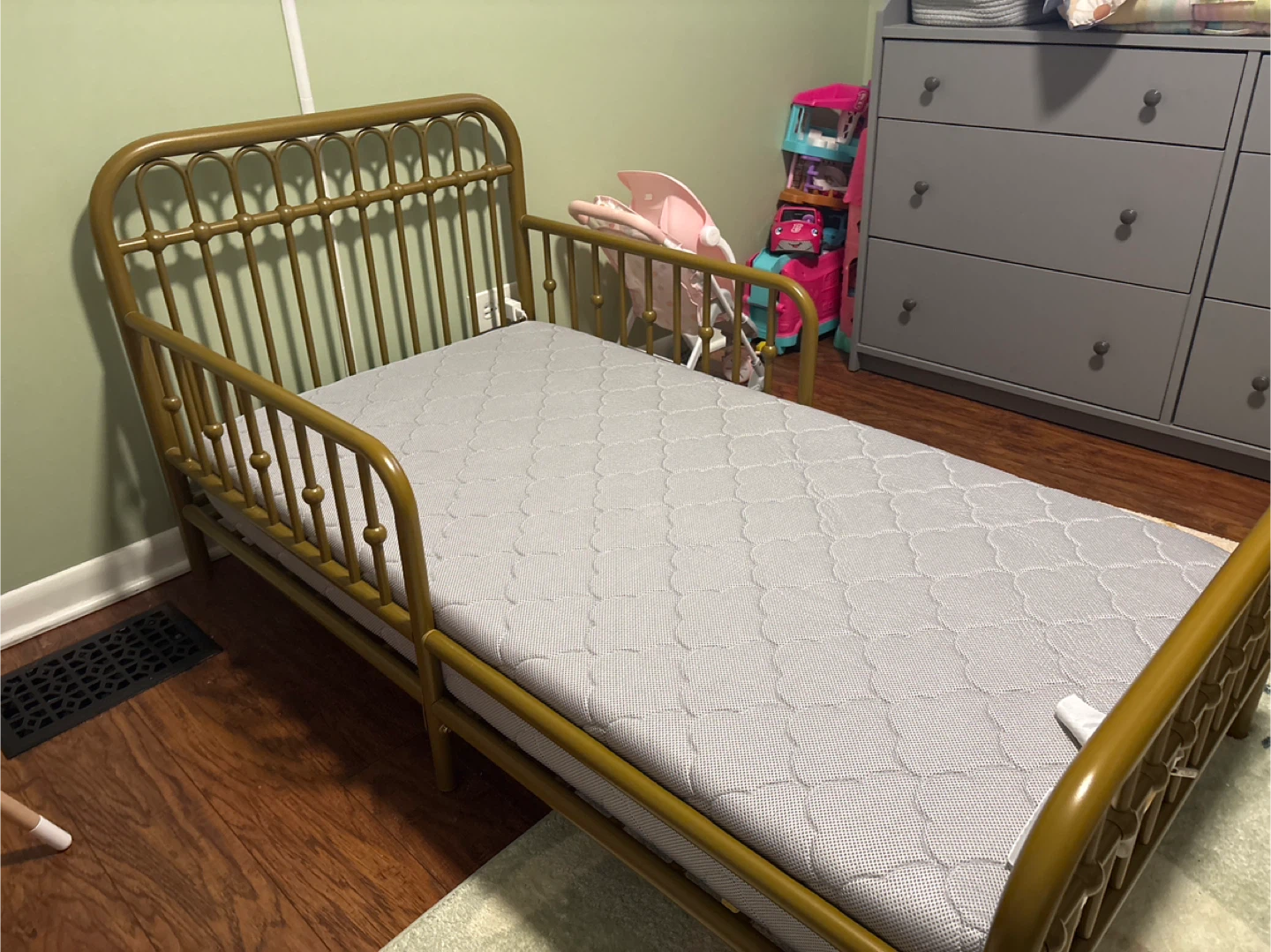 Toddler Bedframe w/ Newton Baby Mattress - photo 4