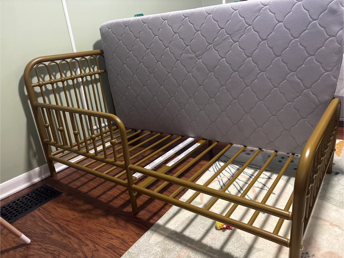 Toddler Bedframe w/ Newton Baby Mattress - photo 3
