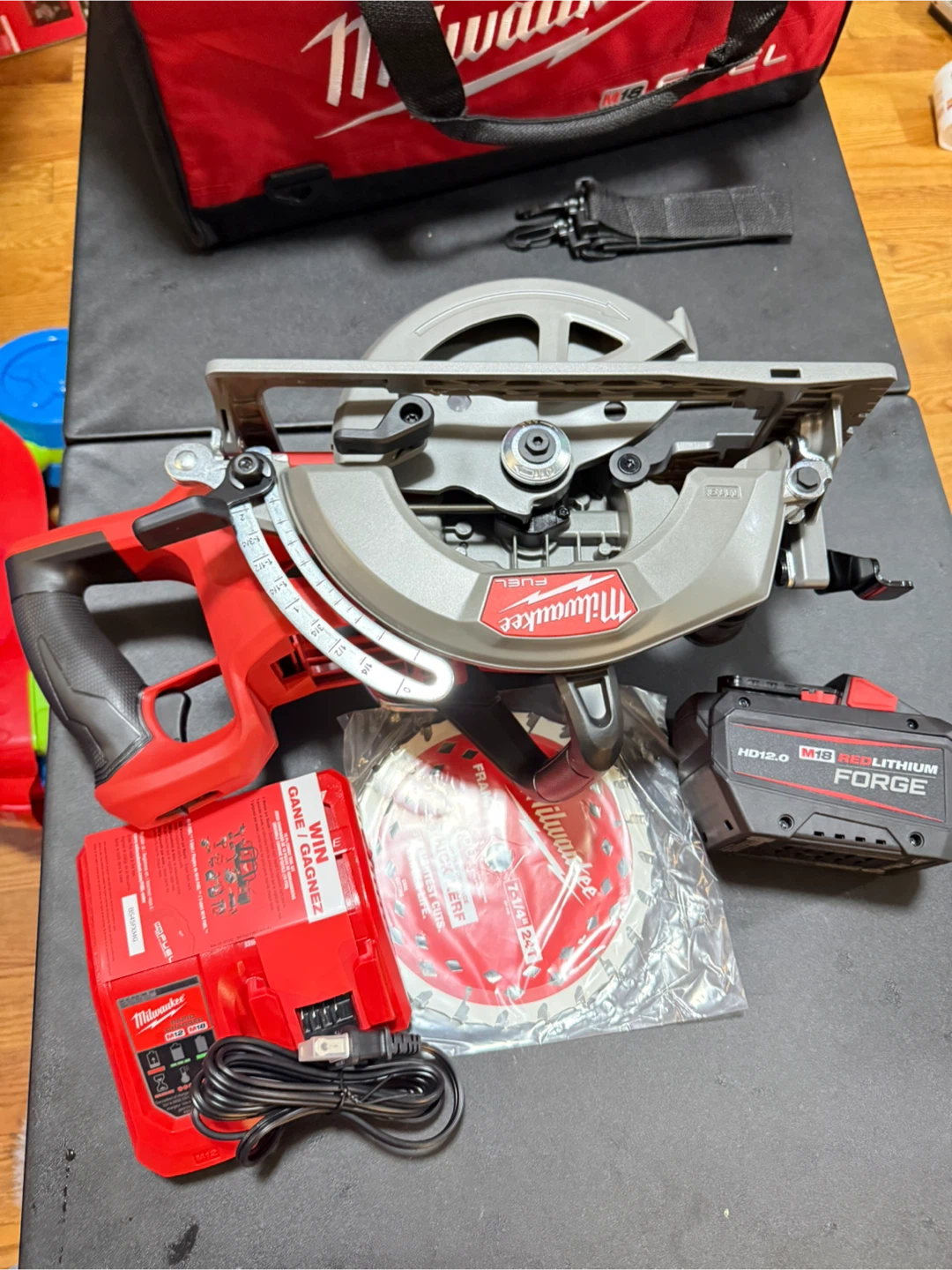Milwaukee M18 FUEL Circular Saw with 12.0 Ah Battery & Charger - photo 4