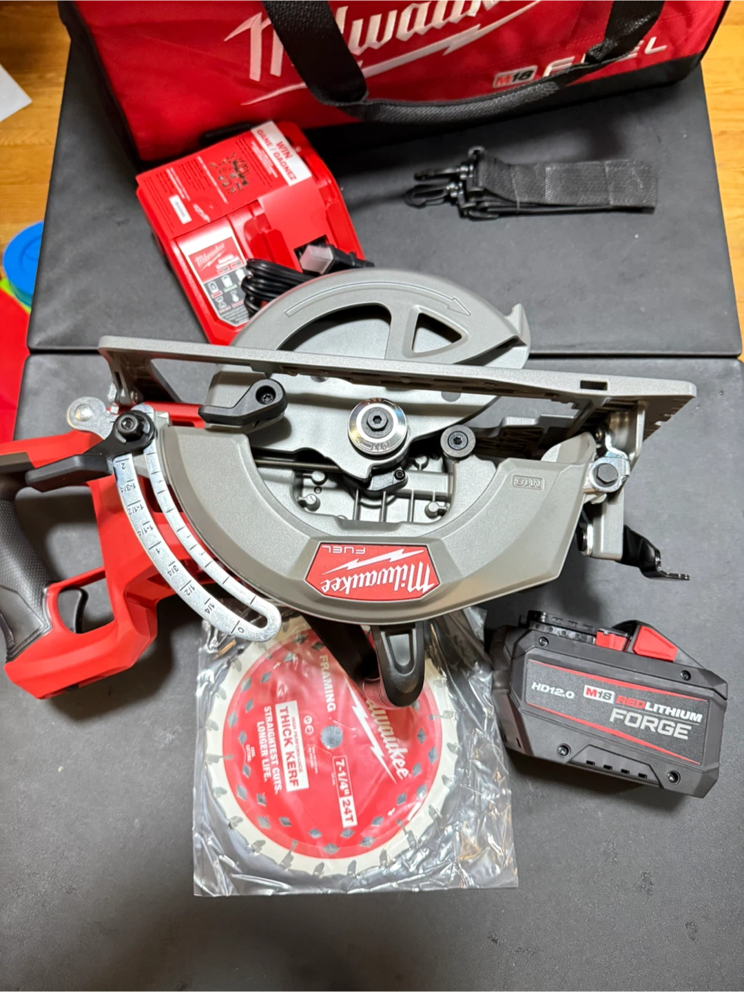 Milwaukee M18 FUEL Circular Saw with 12.0 Ah Battery & Charger - photo 3