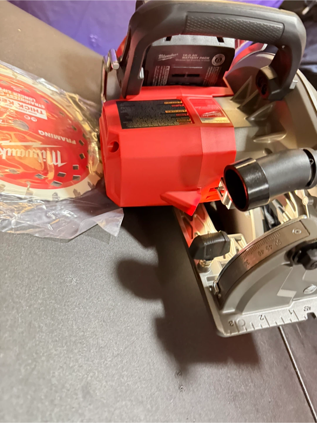 Milwaukee M18 FUEL Circular Saw with 12.0 Ah Battery & Charger - photo 2