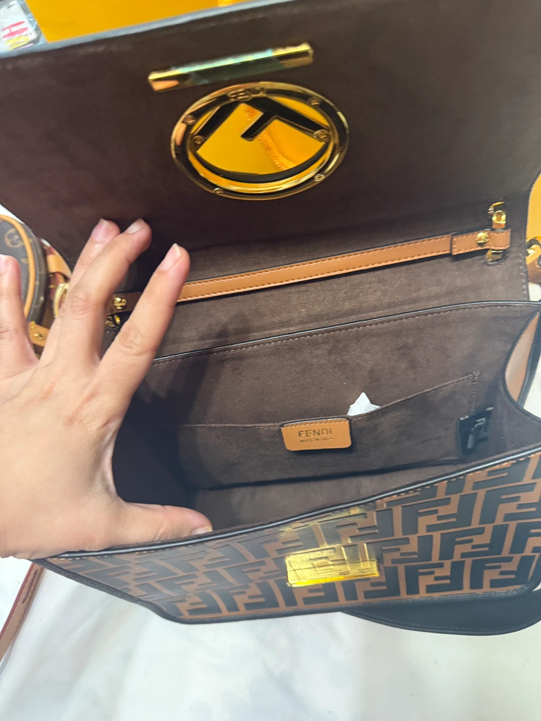 Fendi Brown Leather Shoulder Bag - photo 5