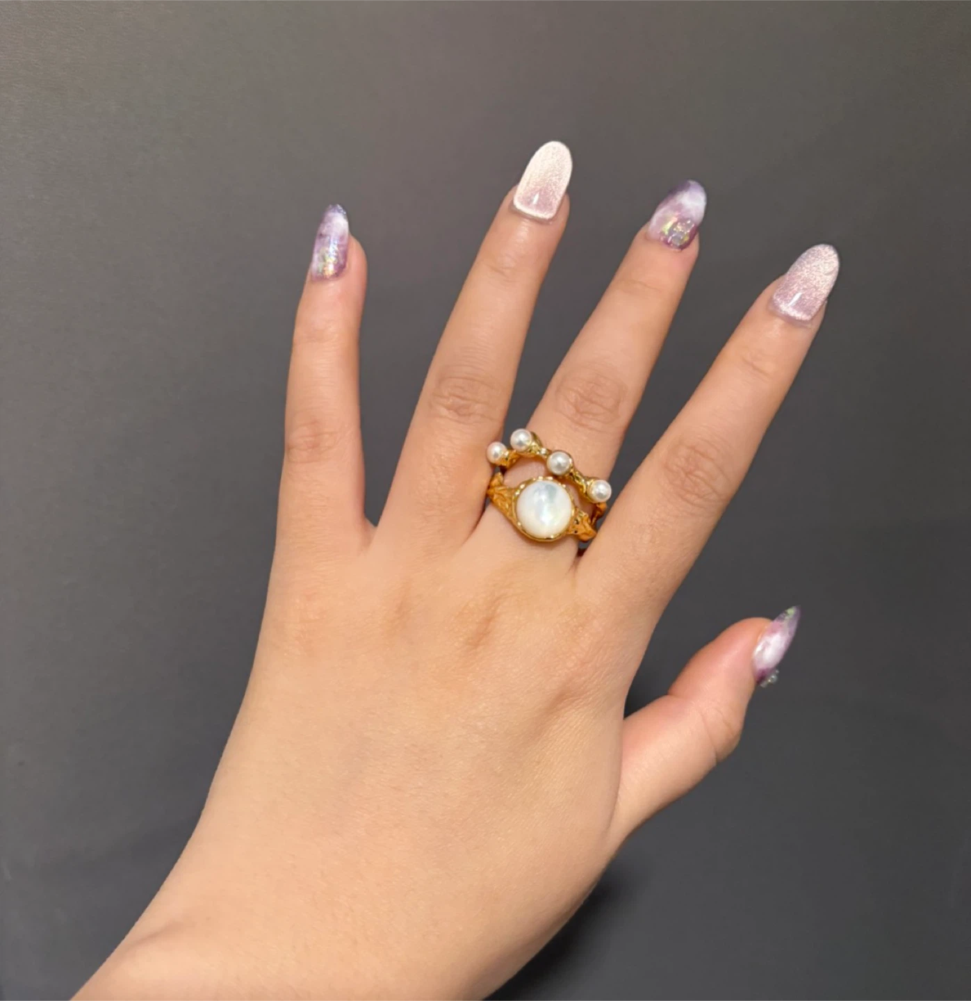 Vintage-Inspired Gold Pearl Statement Ring - photo 2