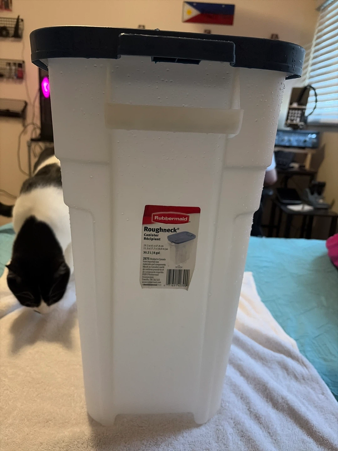 Rubbermaid Roughneck Tote Container🥕 - photo 2