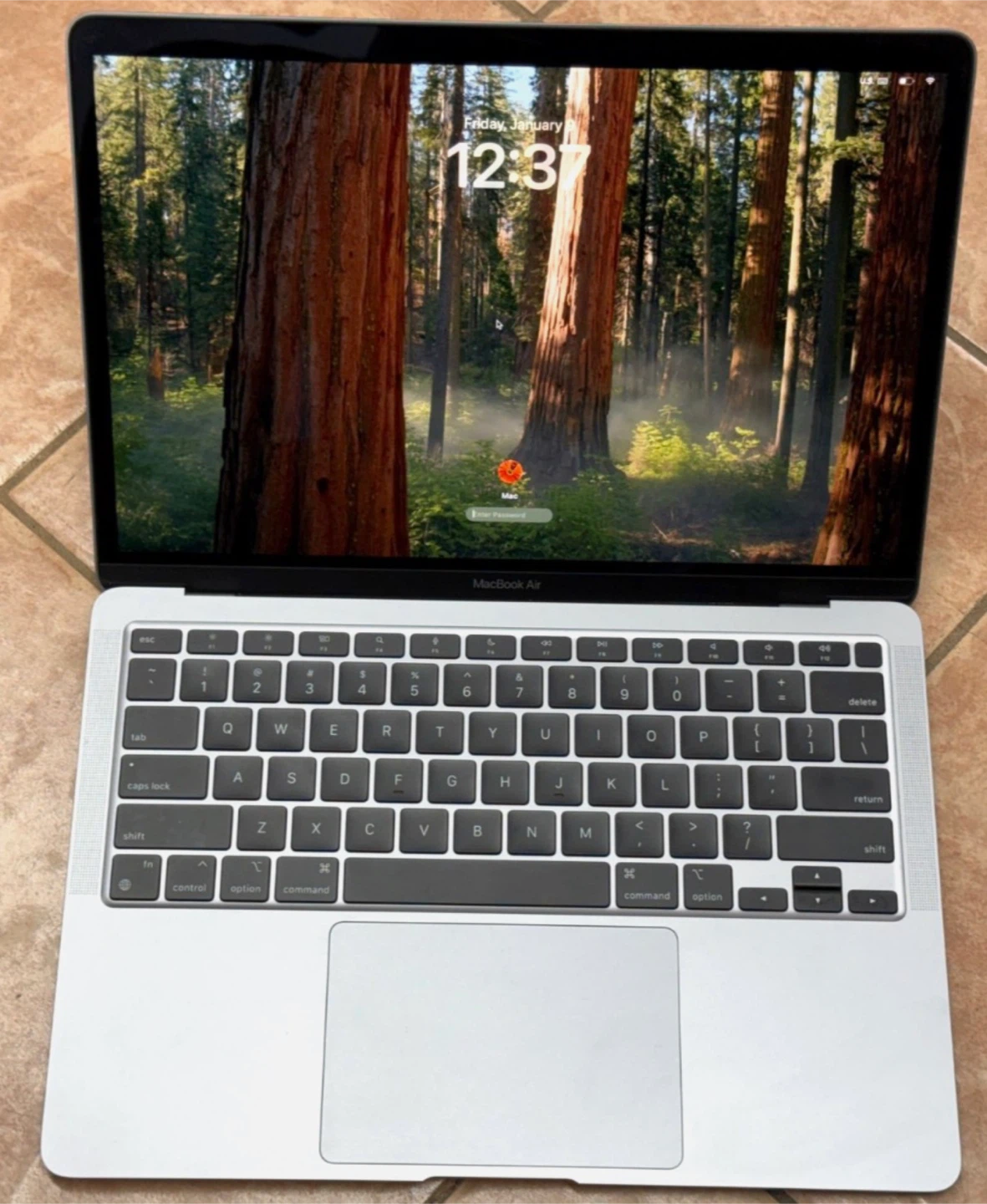 MacBook Air 13” 2020 1Tb 16gb ram i7