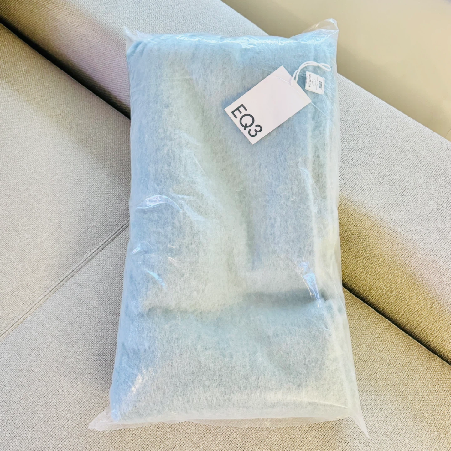 EQ3 Sky Wool Throw 61”x57” - Brand New 🥕 - photo 4