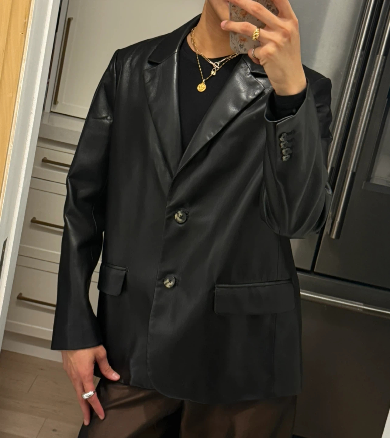 Aritzia Black Oversized Faux Leather Blazer 🖤✨