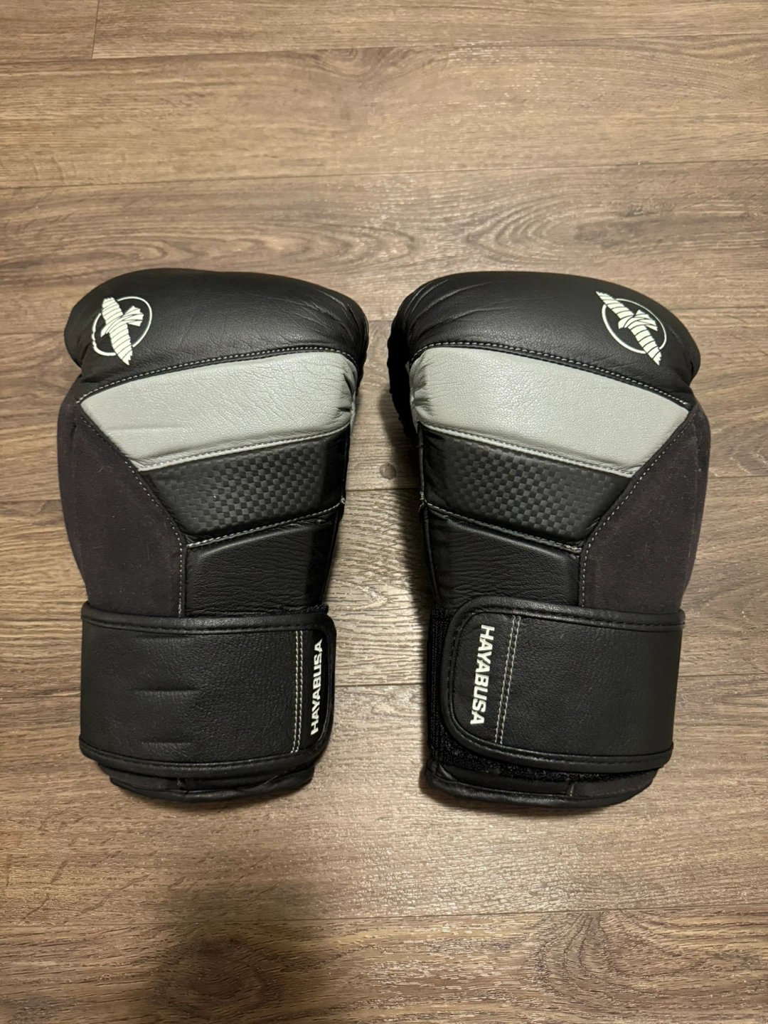 Hayabusa Tokushu 16oz Boxing Gloves