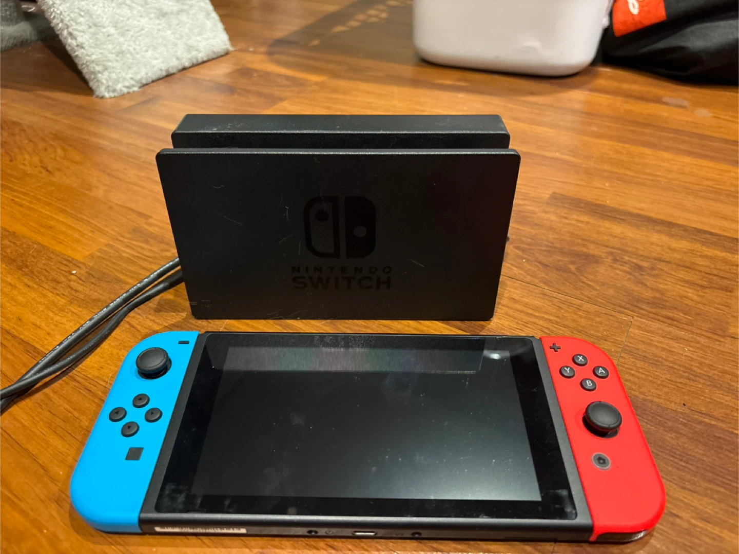 Nintendo Switch Console Bundle with Luigi's Mansion 3 - photo 3