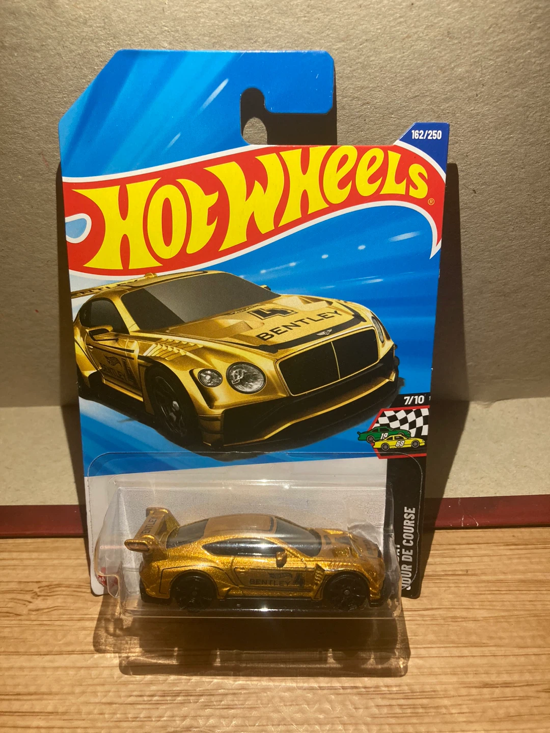 Hot Wheels / 2018 Bentley Continental GT3 / Gold