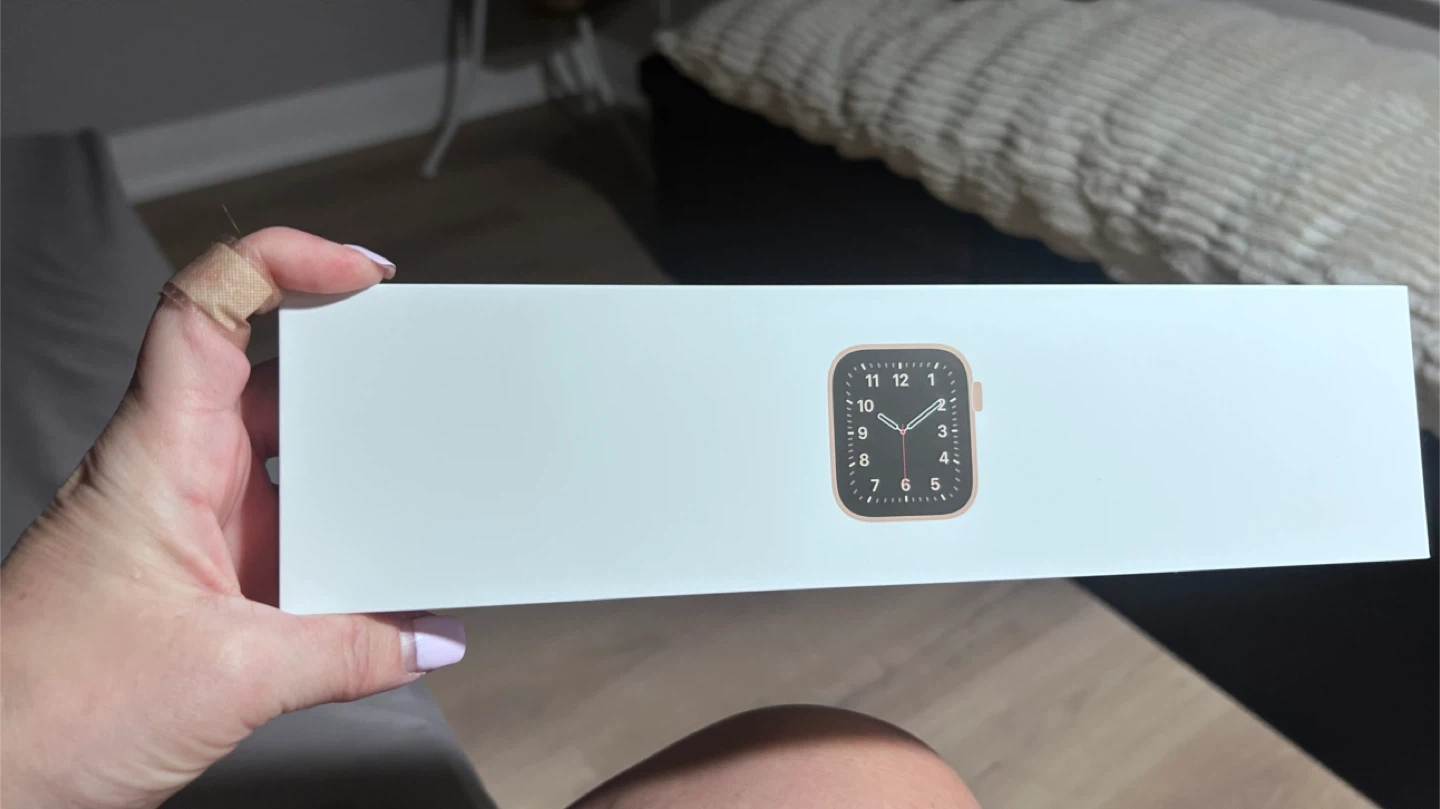 Apple Watch SE 44mm – Like New - photo 5