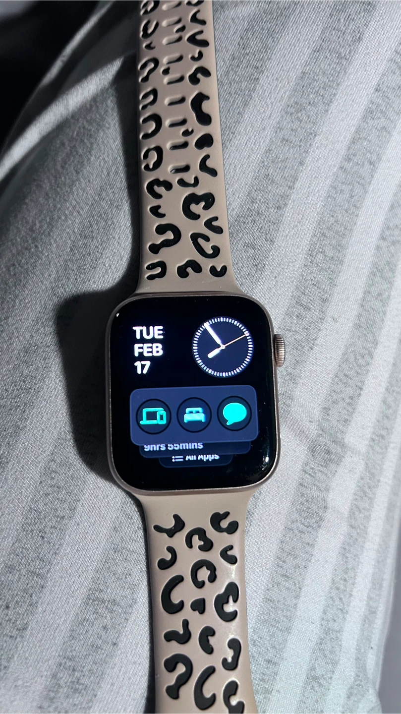 Apple Watch SE 44mm – Like New - photo 3