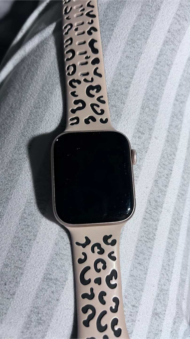 Apple Watch SE 44mm – Like New