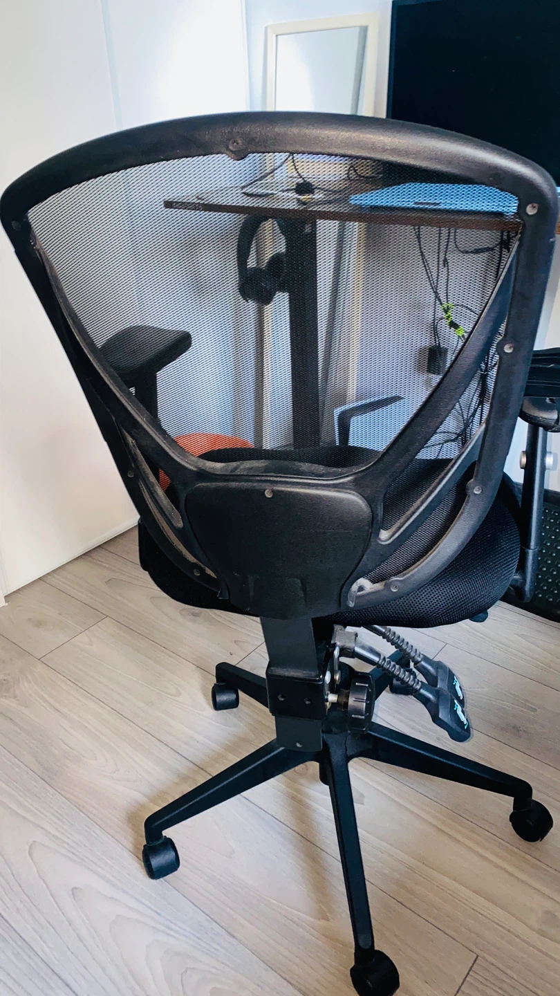 Black Mesh Office Chair - photo 2