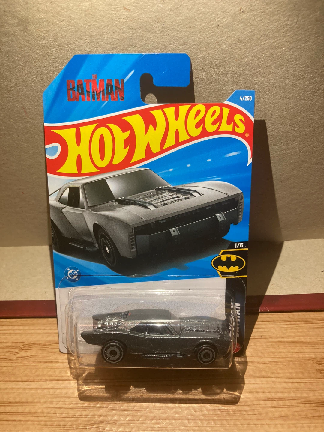 Hot Wheels / Batmobile / Gray