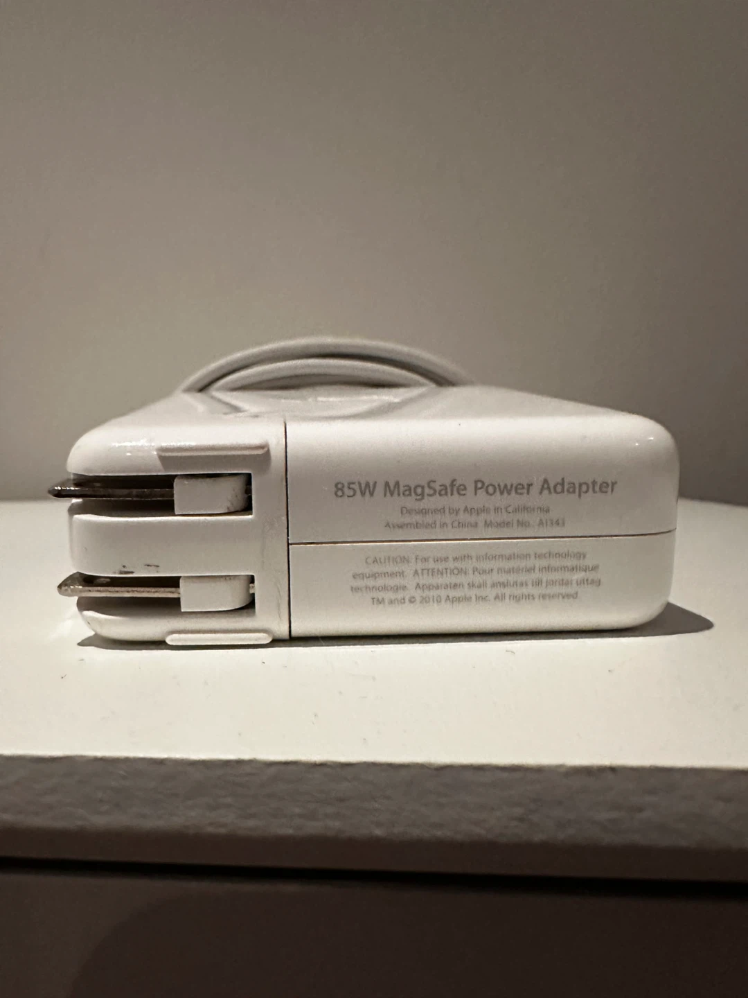 Apple 85W MagSafe Power Adapter - photo 5