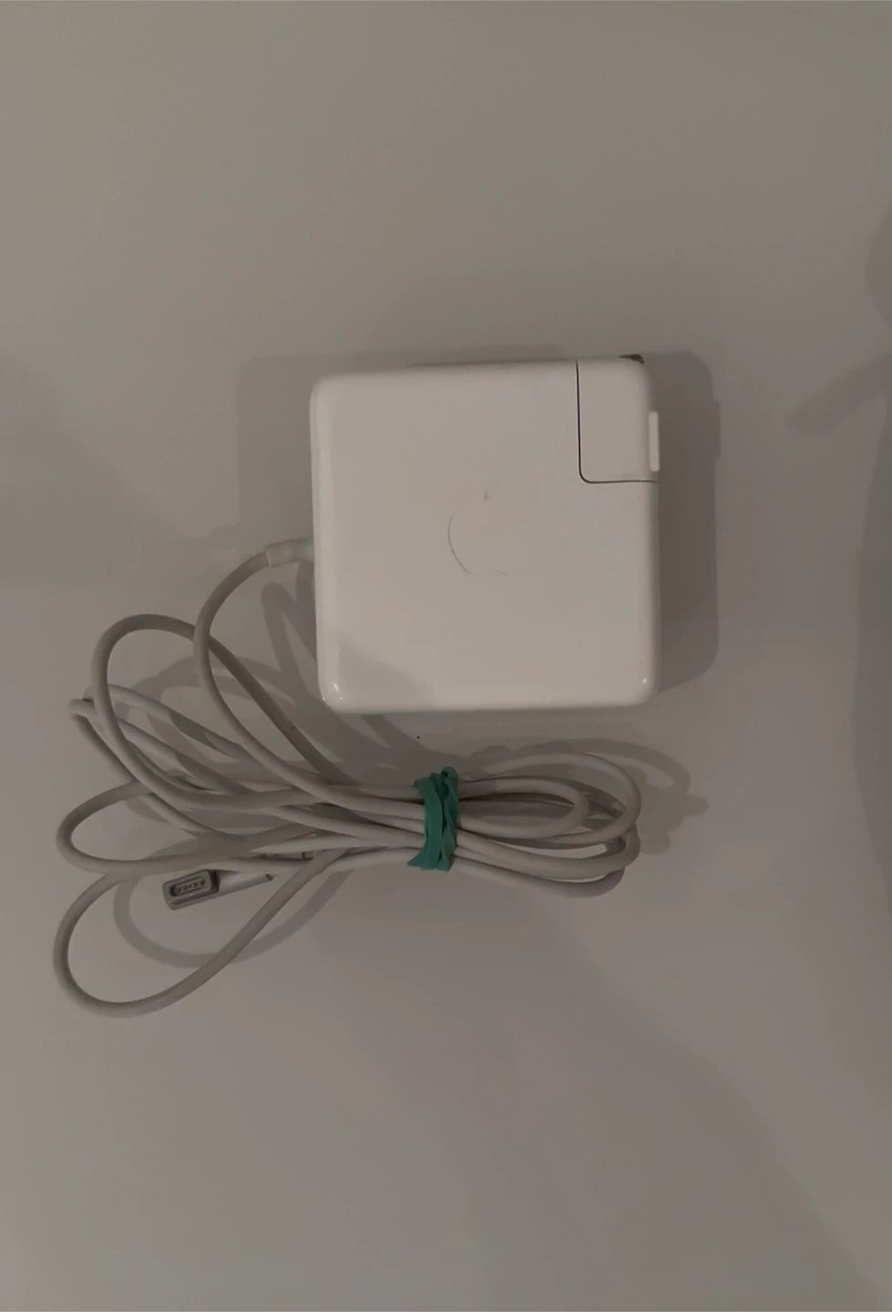 Apple 85W MagSafe Power Adapter