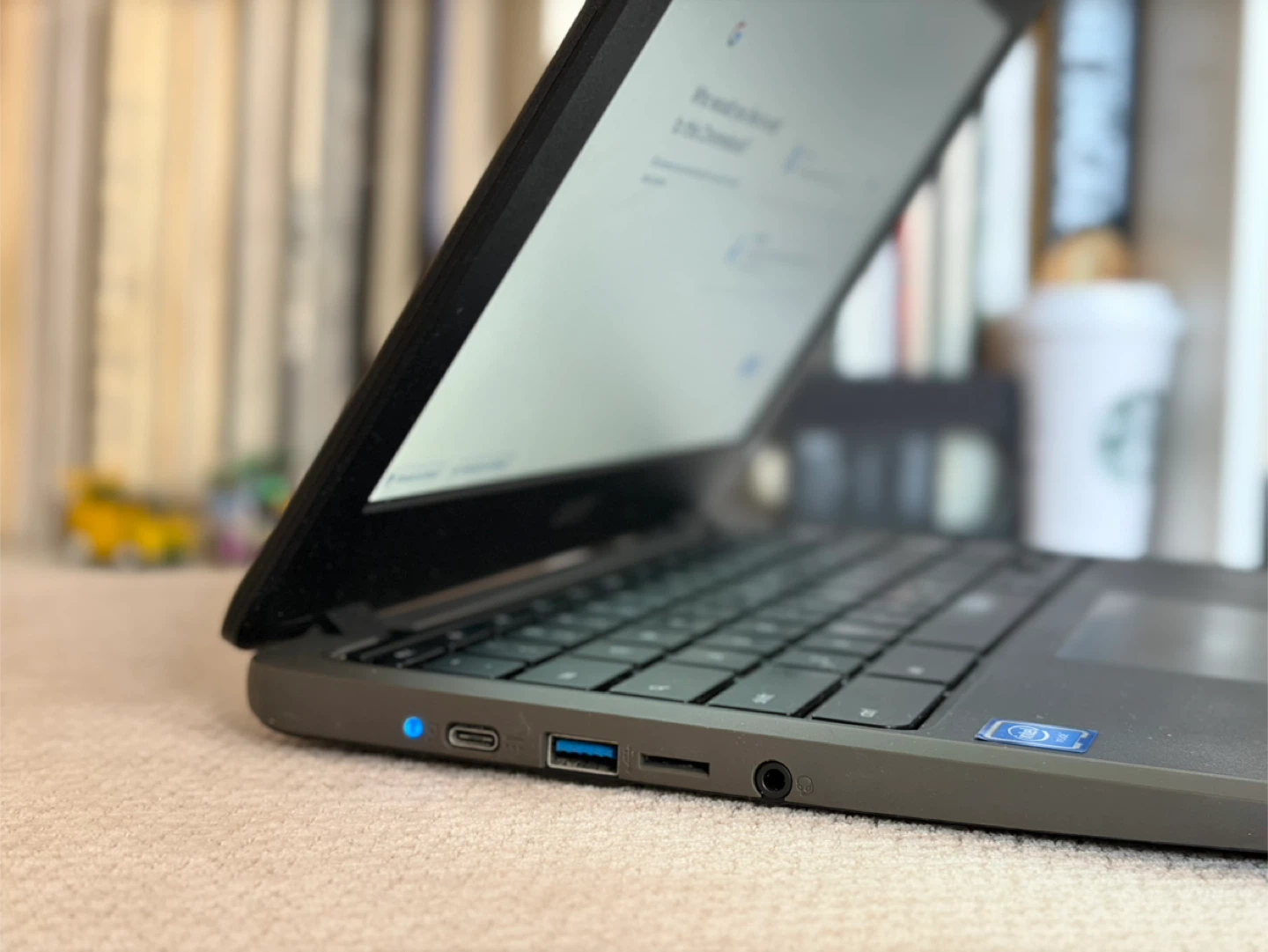 Acer Chromebook C732 — laptop for study and work - photo 3