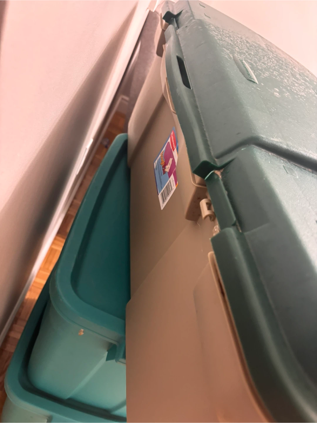 Rubbermaid Storage Bin - photo 5