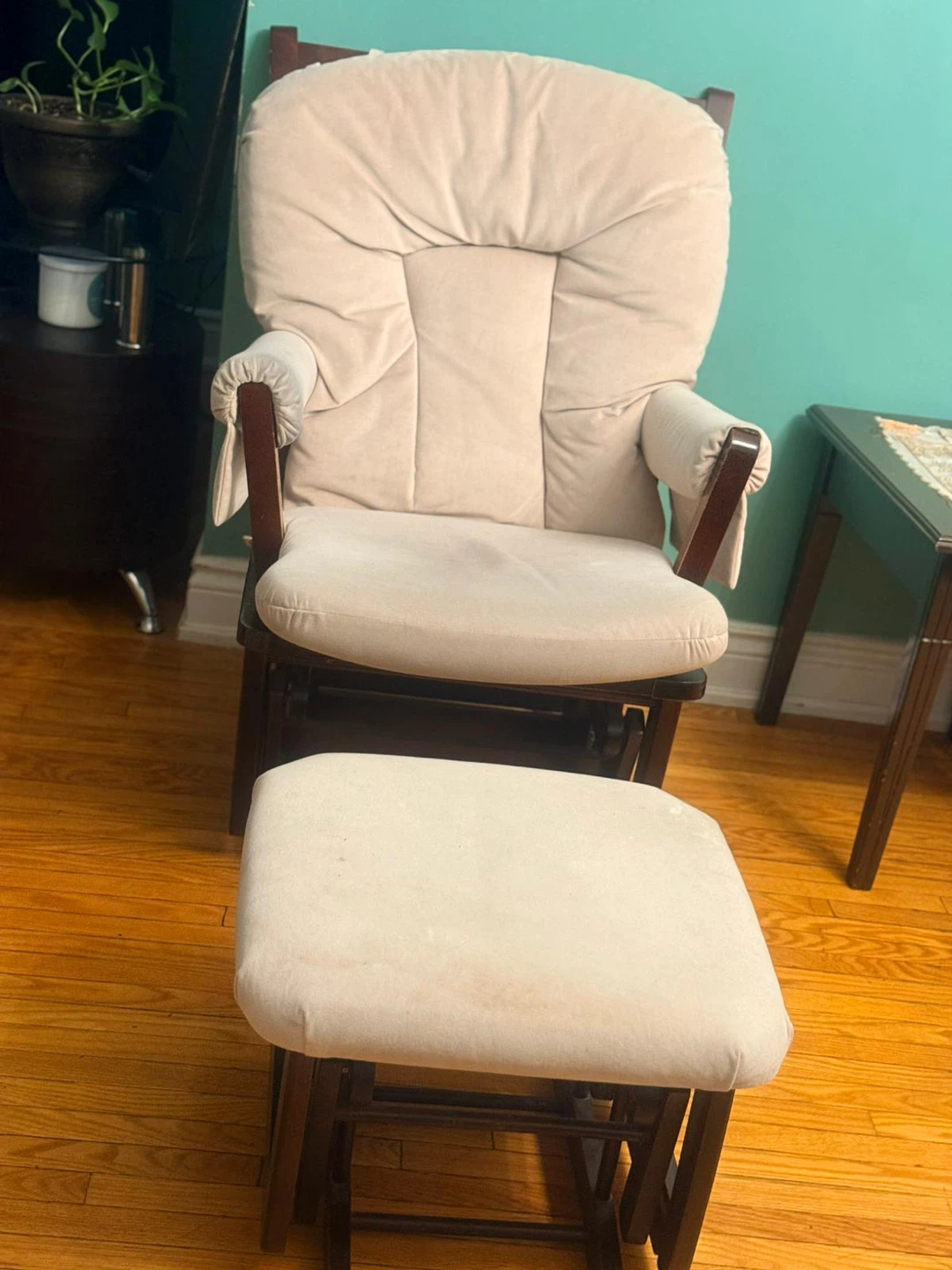 Glider Chair and Ottoman🥕 - photo 3