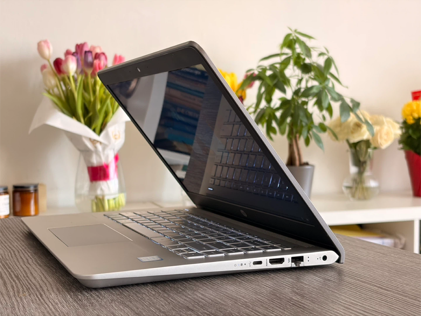 HP Pavilion 14-bk091st Laptop - Intel Core i5 - photo 4