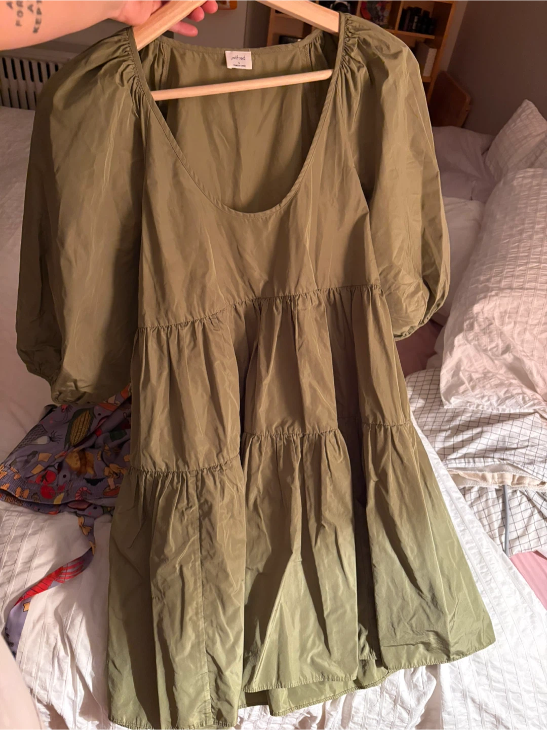 Wilfred / aritzia Olive Green Tiered Puff Sleeve Mini Dress - photo 3