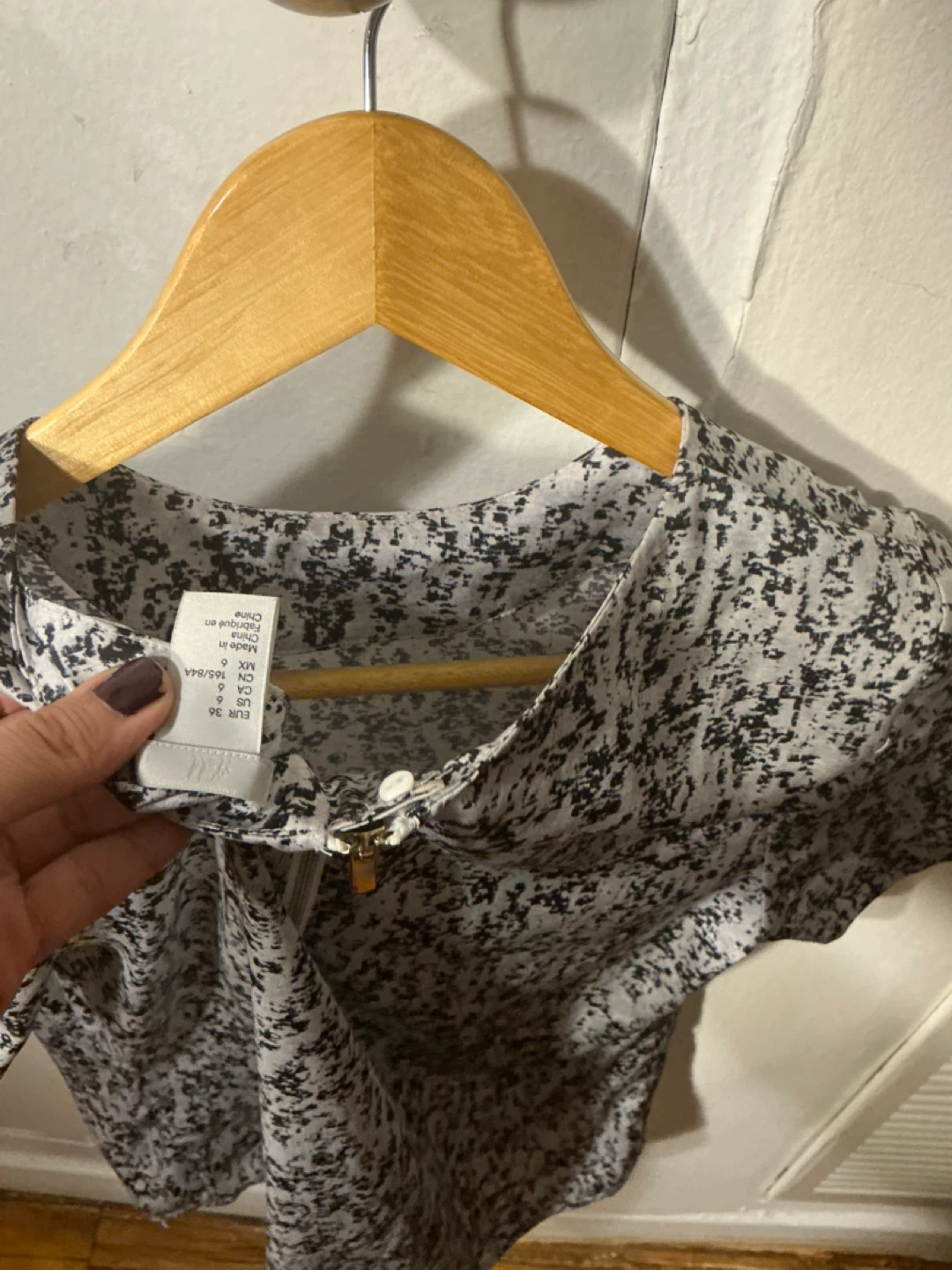 H&M Black and White Print T-Shirt small - photo 3