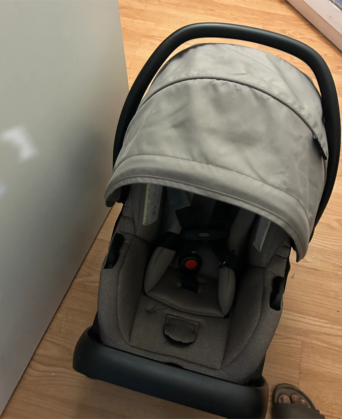 Evenflo Infant Car Seat with Base - photo 2