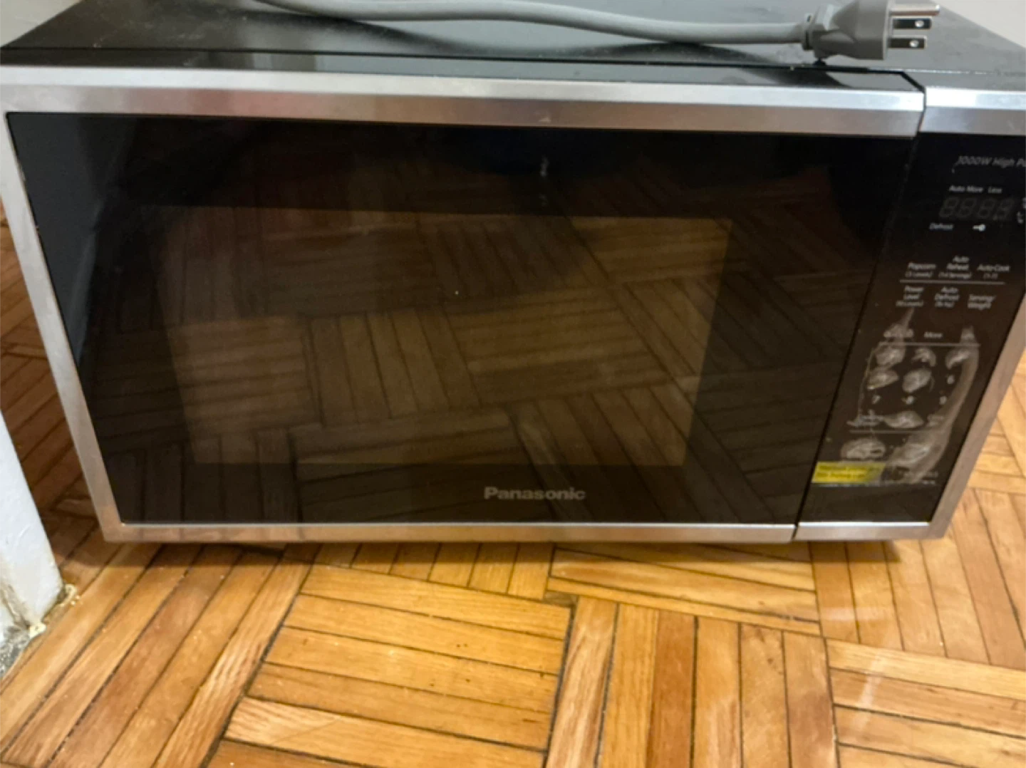 Panasonic 1000W Compact Microwave Oven - photo 3