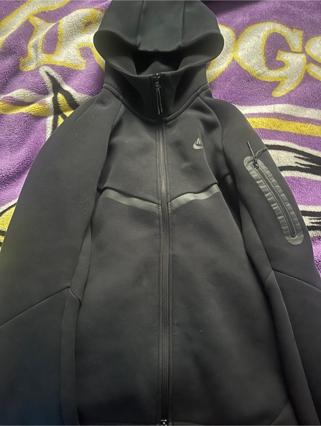 Nike Tech Fleece Full Zip Hoodie & Joggers Set