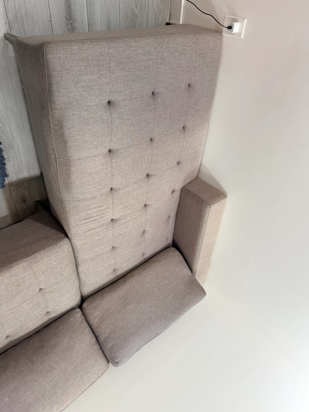 Secional Sofa with Chaise
