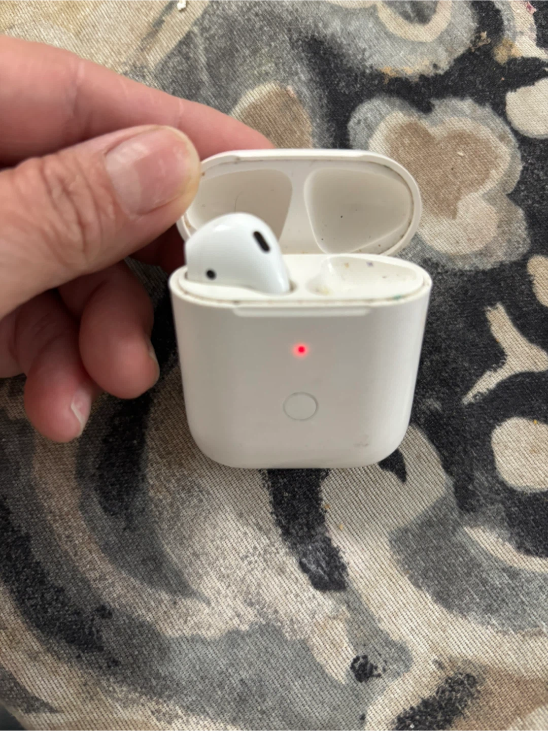 Apple AirPods Wireless Charging Case
