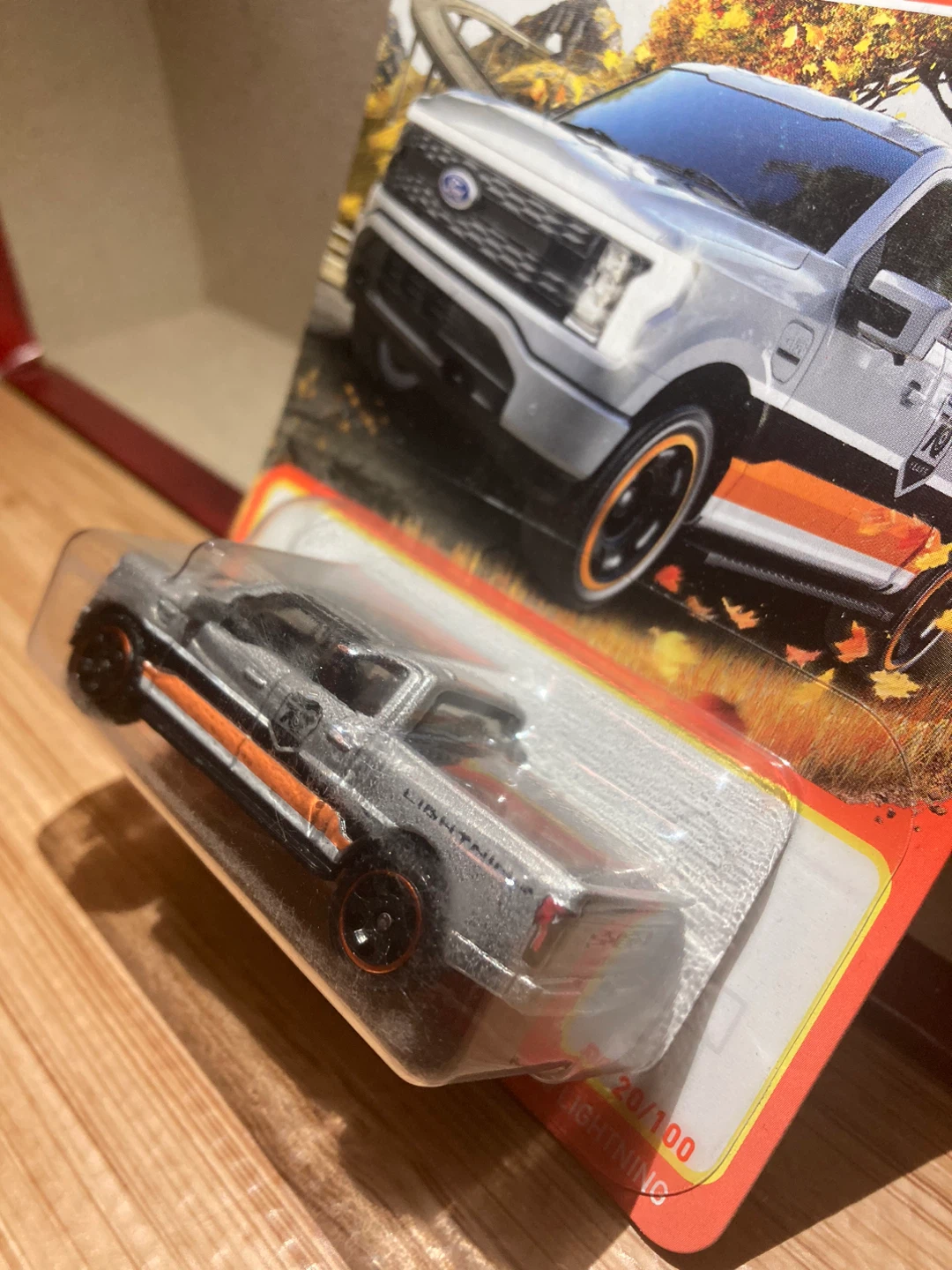 Matchbox / 2022 Ford F-150 Lightning / Silver - photo 3