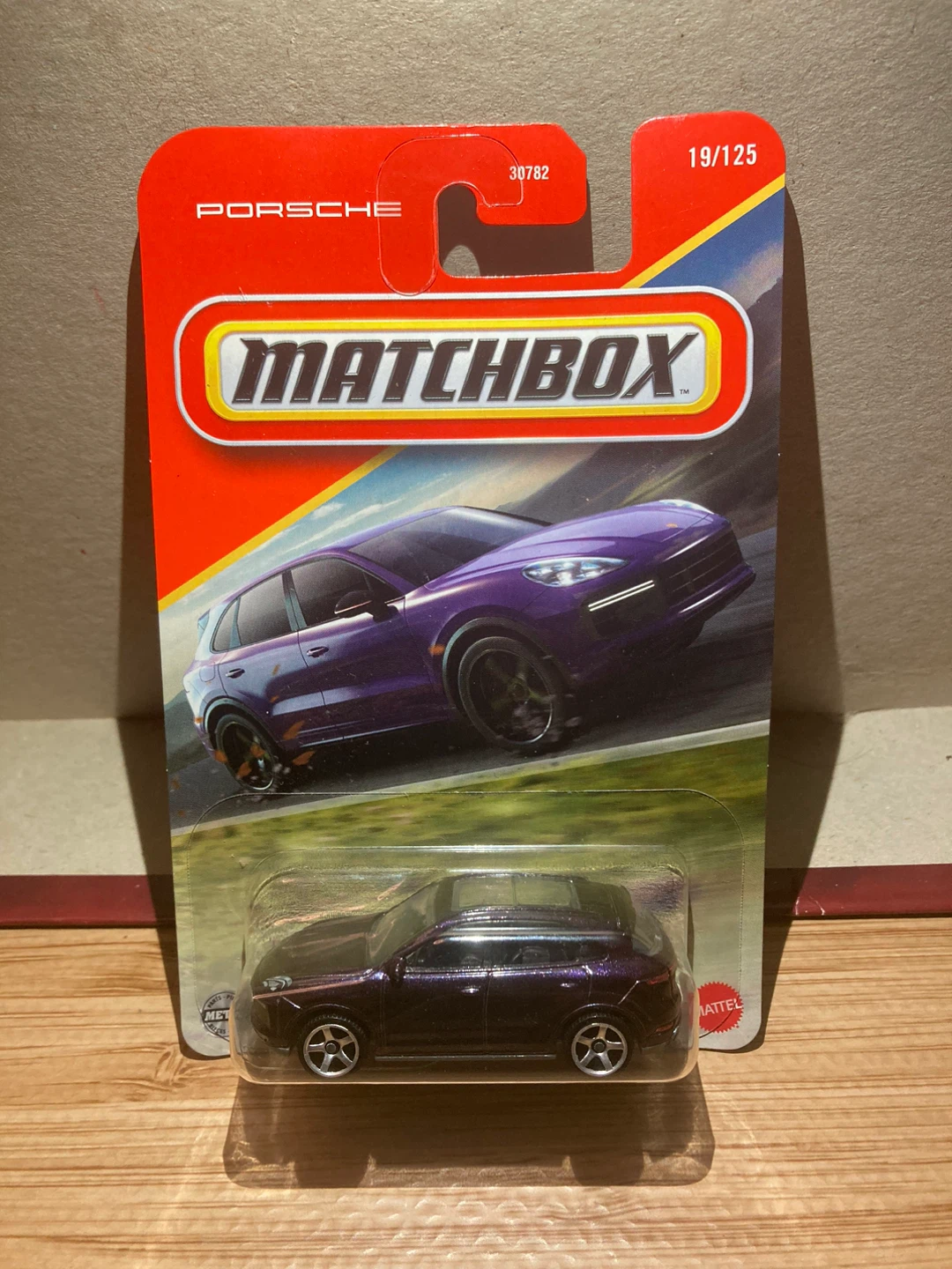 Matchbox / Porsche Cayenne Turbo / Purple