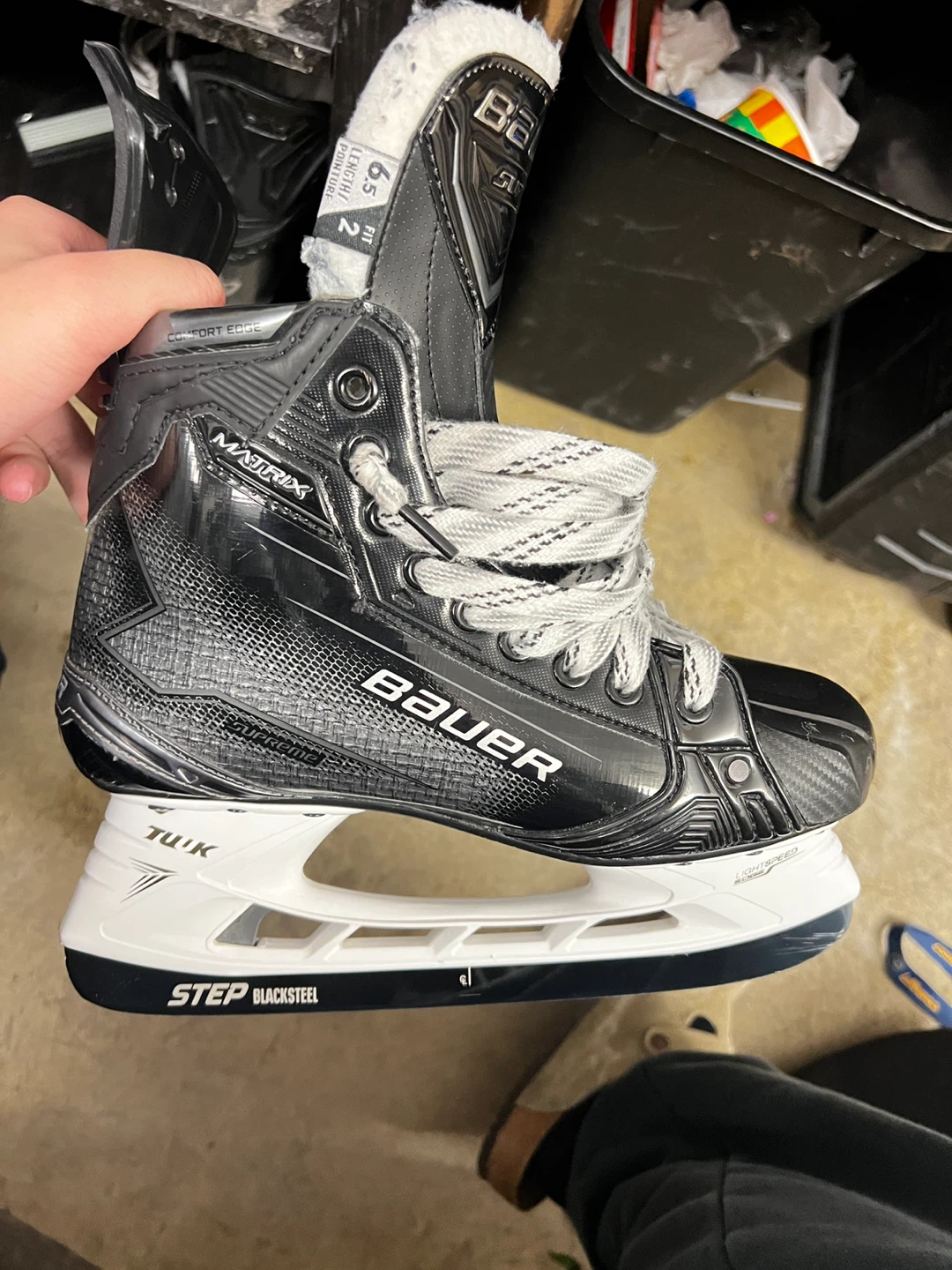 Bauer Supreme Matrix Hockey Skates - Size 6.5 Fit 2