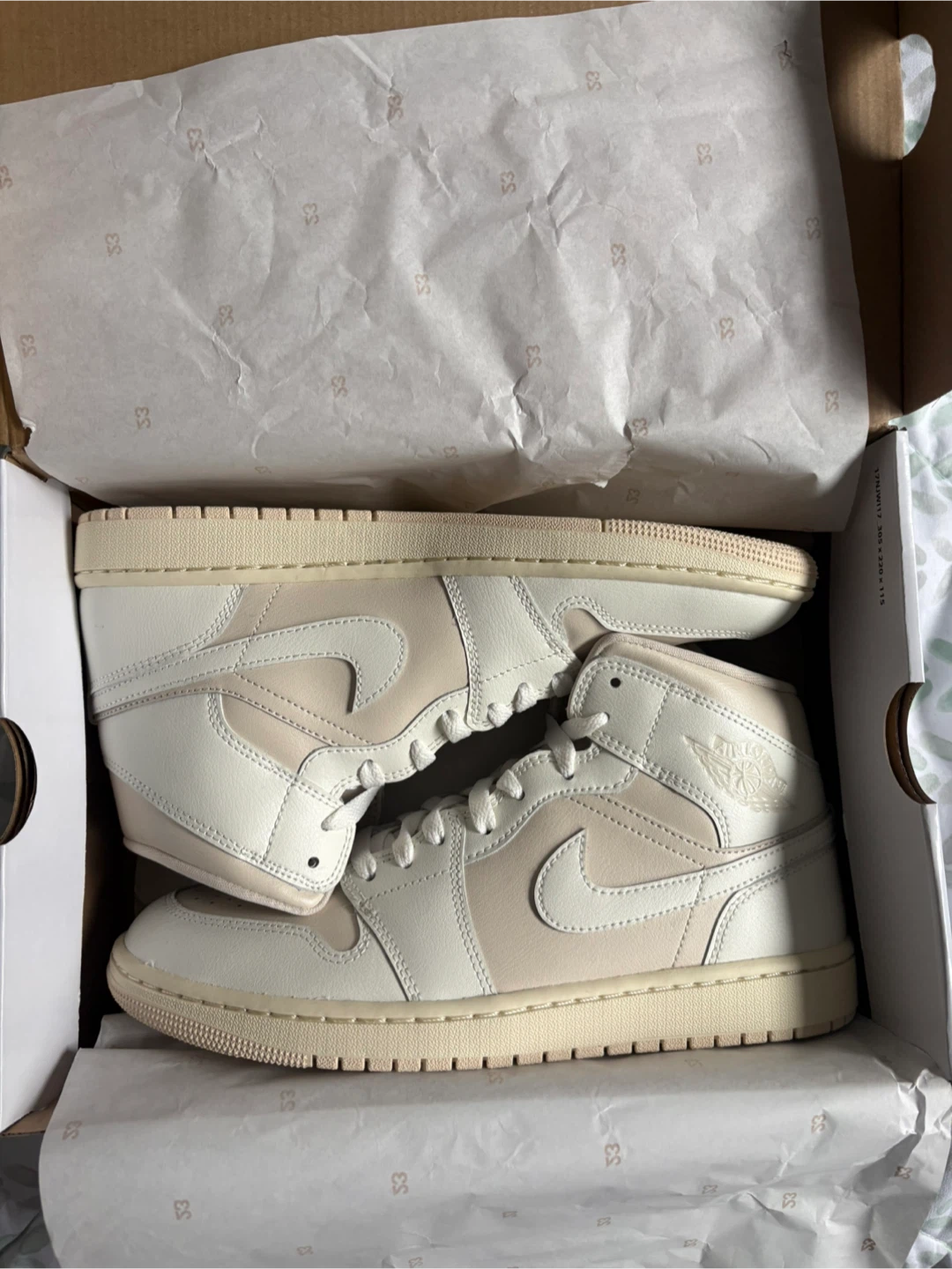 Air Jordan 1 Mid SE "Light brown"