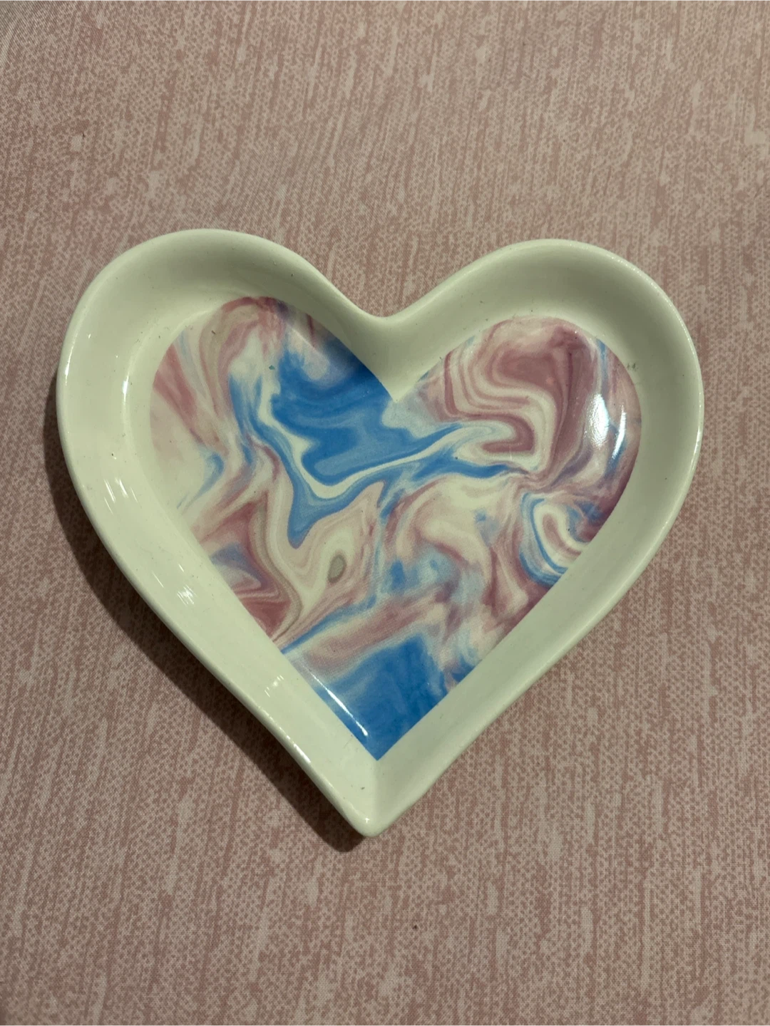 Heart-shaped ceramic trinket dish
