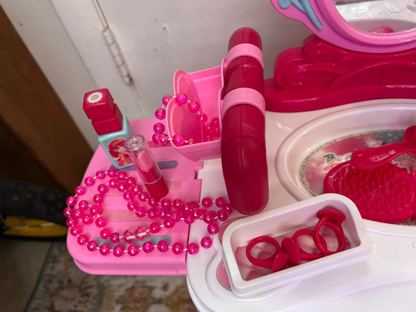 Vanity Play Set Makeup Mirror Suitcase  Lights up 🥕 - photo 5