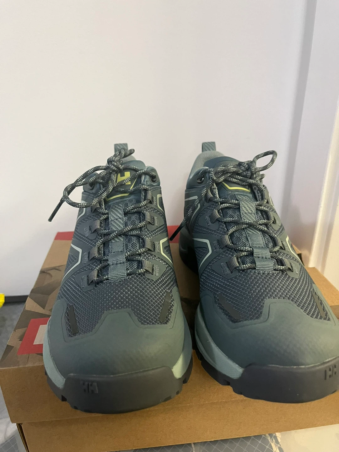 Helly Hansen Women’s Hiking Shoes size 7 - photo 2