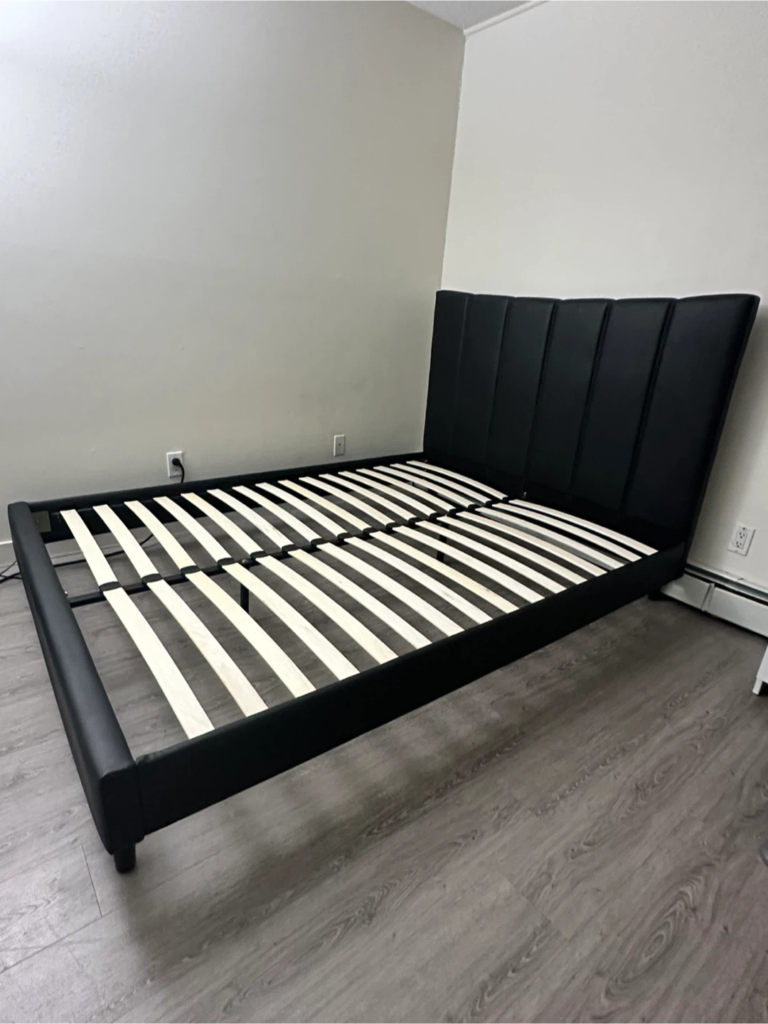 Paseo Platform Bed in Black Vegan-Leather - Queen Size - photo 3