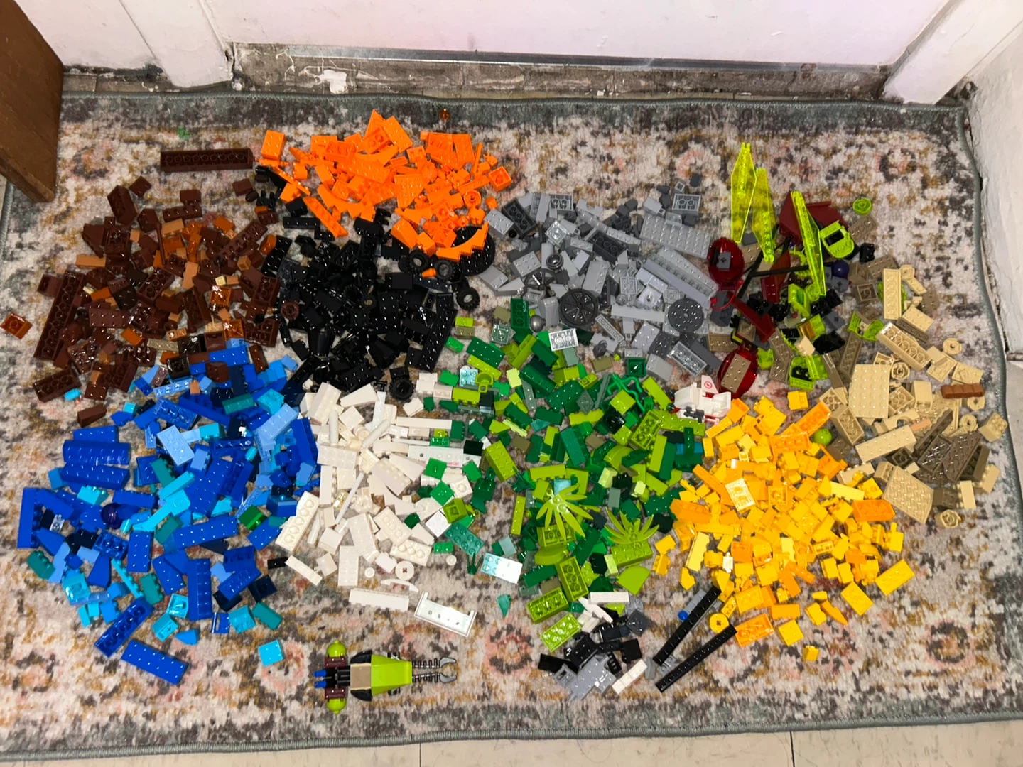 Over 200 Lego  pieces 🥕