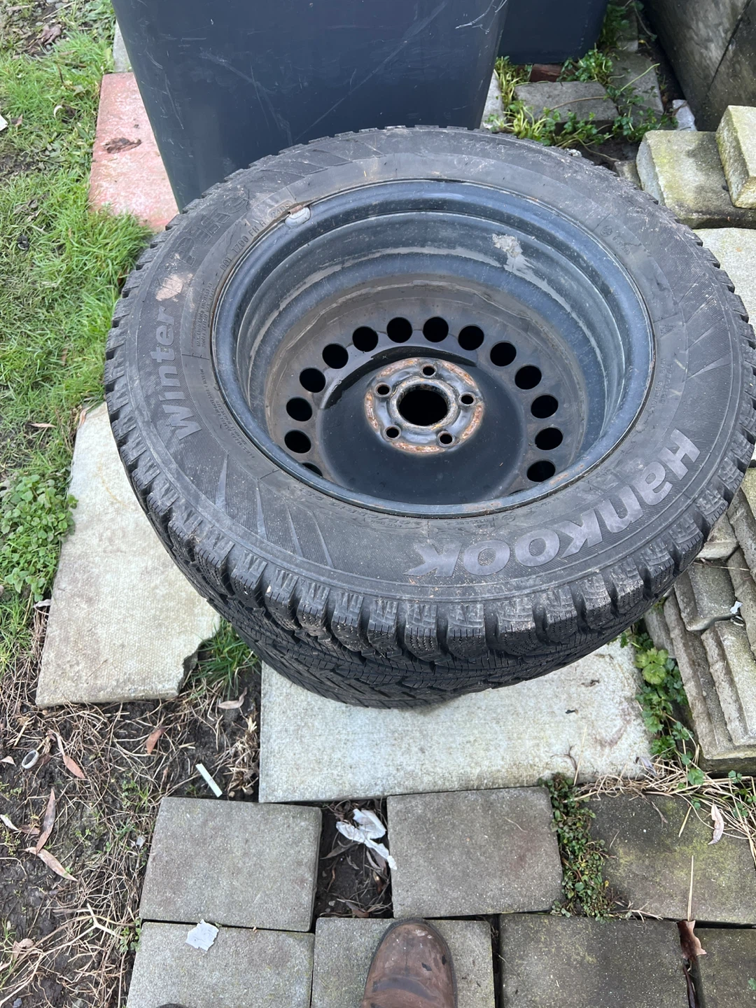 Hankook Winter Tire on Steel Rim - photo 2