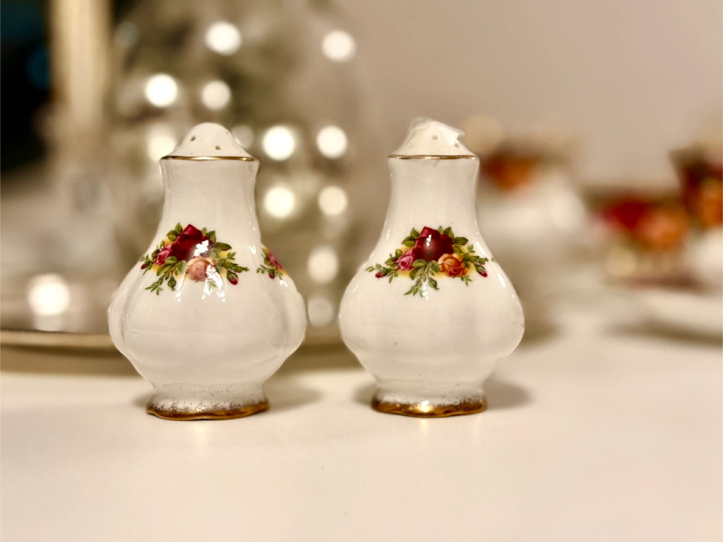 Royal Albert Old Country Roses Salt and Pepper Shakers - photo 2