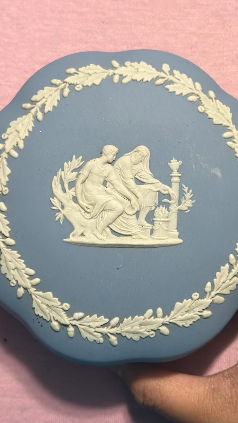 Blue Wedgwood Jasperware Trinket Box! - photo 2