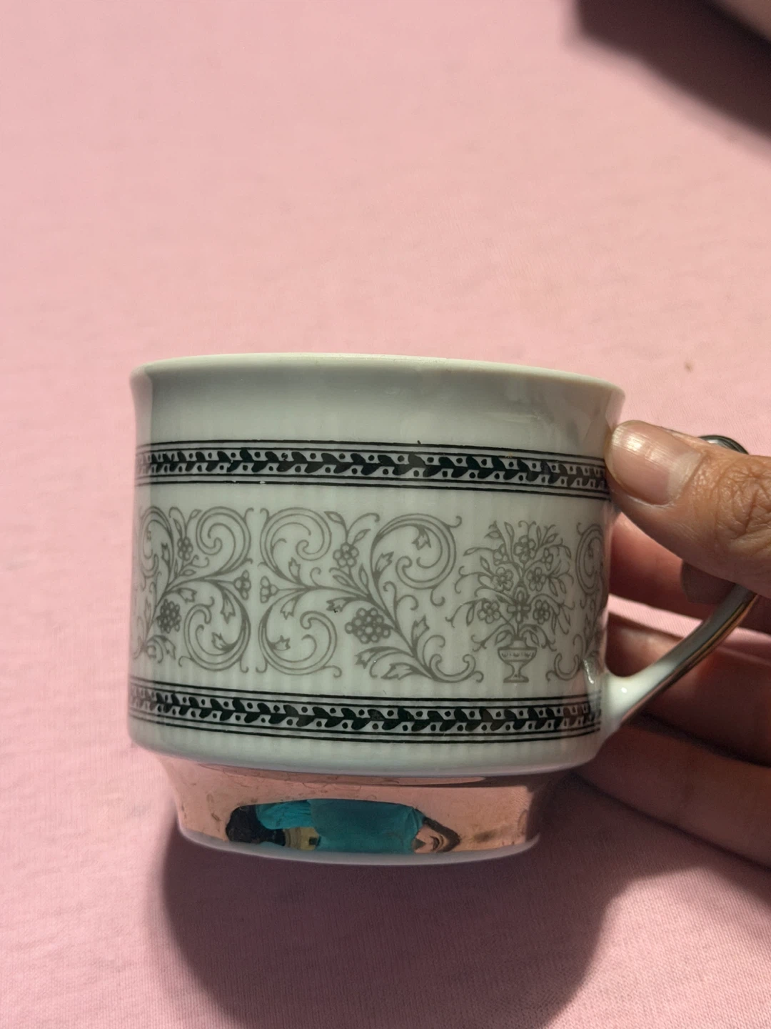 Random Decoratives 2 Cups 1 Mini Vase 1 Candle Holder - photo 3