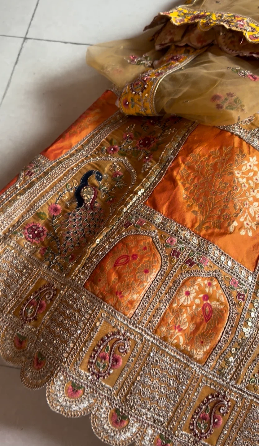 Embroidered Lehenga Choli Set with Dupatta - photo 3