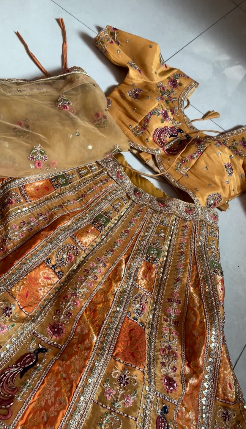 Embroidered Lehenga Choli Set with Dupatta - photo 4
